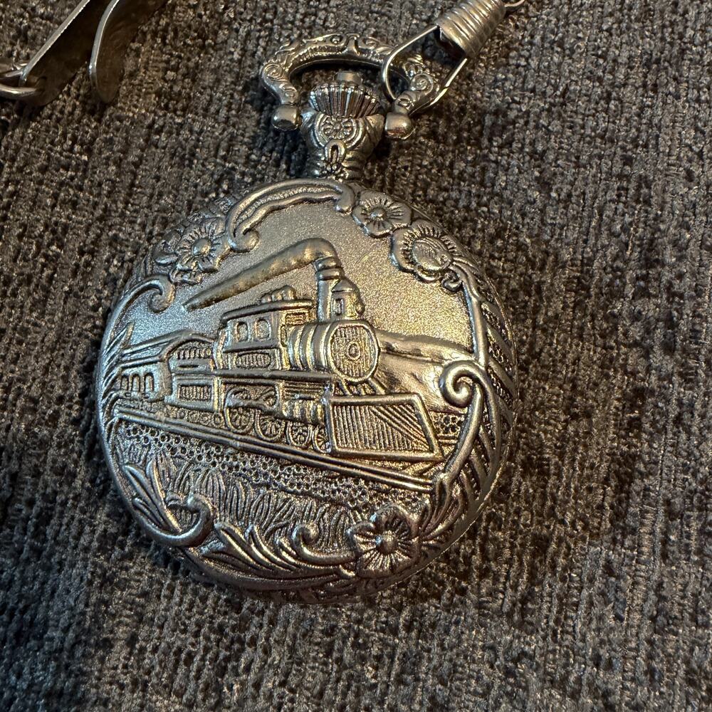 Details Pocket Watch Steam Train Locomotive Alloy Quartz Movement Chain Watch - Picture 4 of 8